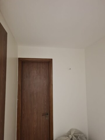 Room in 3 BHK Apartment at Omkar Alta Monte, Malad East – for Rent