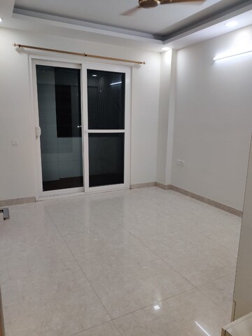 Room in 2 BHK Builder Floor at Sector 46 – for Rent