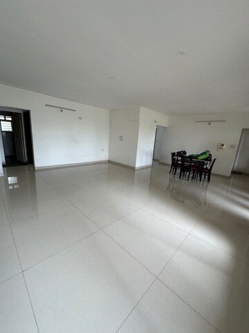 Room in 3 BHK Apartment at Kalpataru Jade Residences, Baner – for Rent