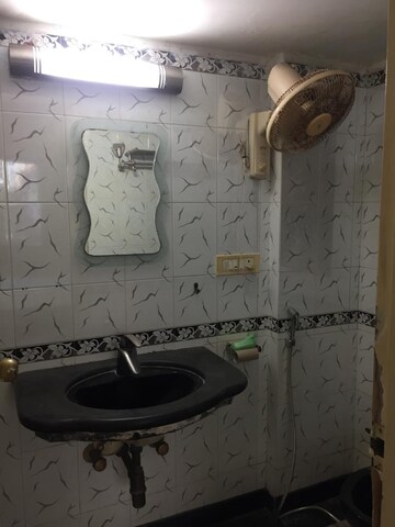 Team Area in 2 BHK Apartment at Jade Garden Pali Hill, Pali Hill – for Sale