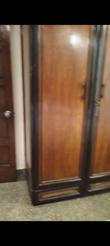 Bedroom in 2.5 BHK Apartment at Bandra West – for Rent