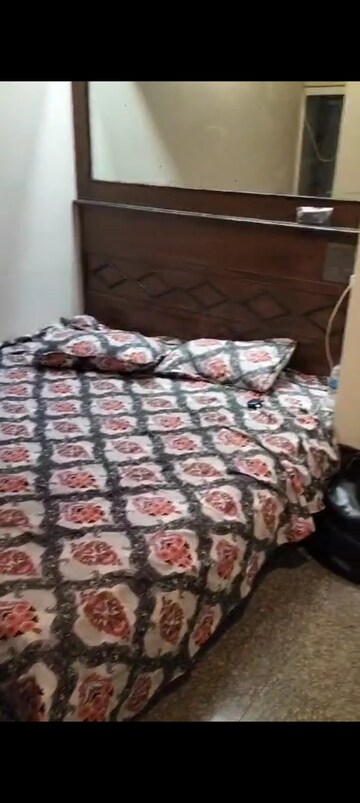 Bedroom in 2.5 BHK Apartment at Bandra West – for Rent