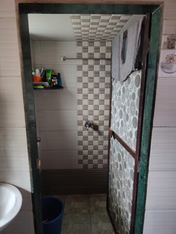 Bathroom in 1 BHK Apartment at Dombivli West – for Rent