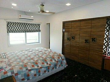 2 BHK Apartment For Sale in Sabita Apartment, Khar West