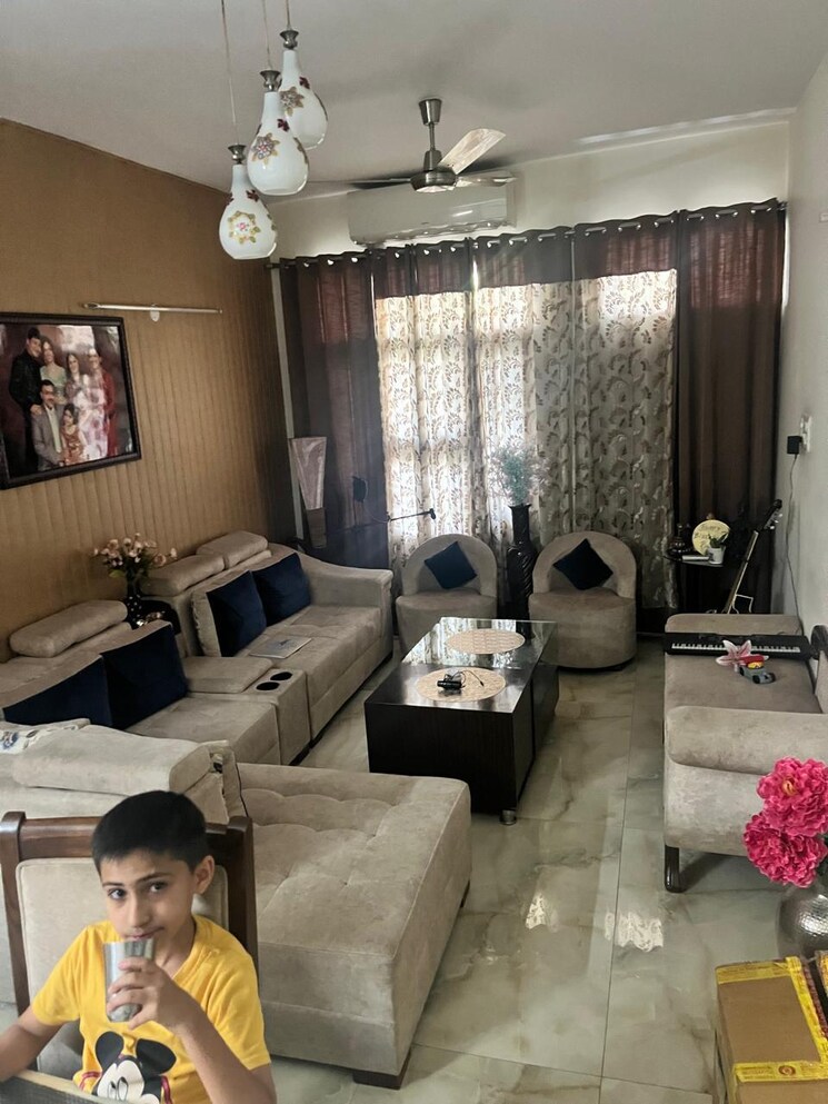 Master Bedroom, sector 19 6 Bedroom 200 Sq.Yd. Independent House In Sector 19 Panchkula 7951106