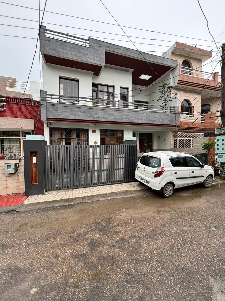 6 BHK + Pooja Room Independent House For Sale in Harmilap Nagar