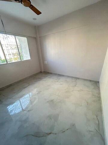 Master Bedroom in 2.5 BHK Apartment at Chaitanya Shreyas, Andheri West – for Rent