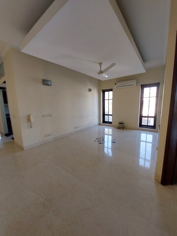 Room in 4 BHK Builder Floor at New Friends Colony – for Rent