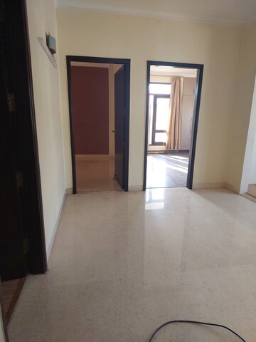 Room in 4 BHK Builder Floor at New Friends Colony – for Rent