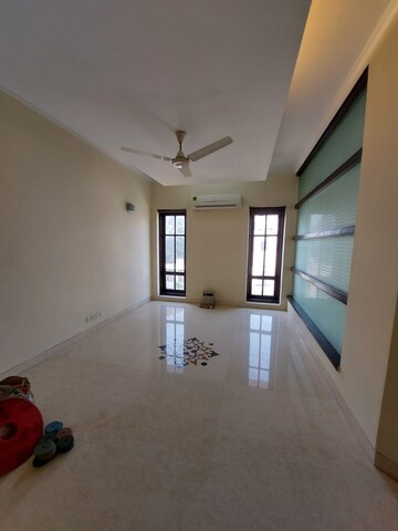 Room in 4 BHK Builder Floor at New Friends Colony – for Rent