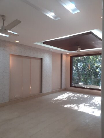 Room in 4 BHK Builder Floor at Anand Niketan – for Rent