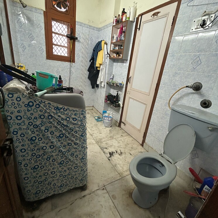 Attached Bathroom, kotla mubarakpur 3 Bedroom 1500 Sq.Ft. Builder Floor In Kotla Mubarakpur Delhi 7951364