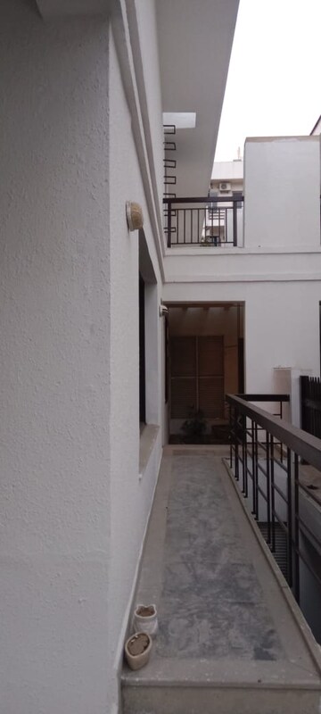Balcony in 4 BHK Villa at Vipul Tatvam Villas, Sector 48 – for Rent
