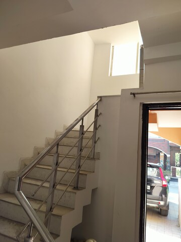 Staircase in 3 BHK Villa at Amrapali Leisure Valley, Tech Zone 4 Greater Noida – for Rent