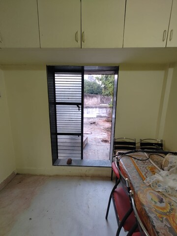 Room in 2.5 BHK Apartment at Jhala Mayuk, Kothrud – for Rent