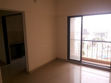Room in 3 BHK Apartment at Fortune Heights, Mira Road – for Sale