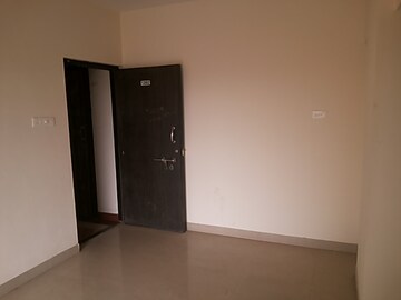 Room in 3 BHK Apartment at Fortune Heights, Mira Road – for Sale
