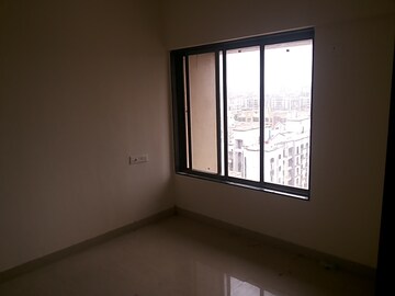 Room in 3 BHK Apartment at Fortune Heights, Mira Road – for Sale