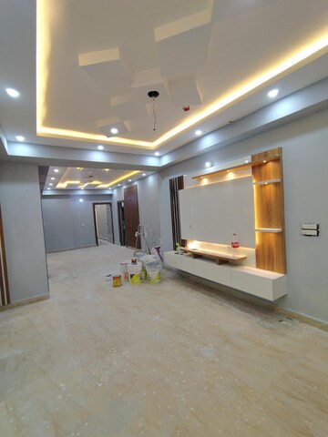Living Room in 5 BHK Villa at Sun Twilight, Sector 27 Yamuna Expressway – for Rent