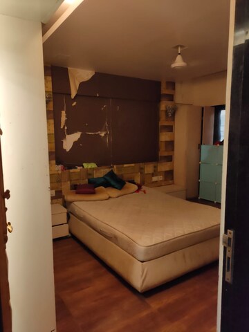 Bedroom in 3 BHK Apartment at Kingston Palace, Malad West – for Rent