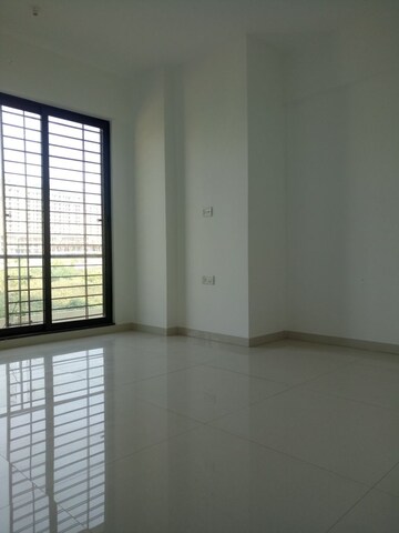 Room in 2.5 BHK Apartment at Arkade Art, Mira Road – for Sale