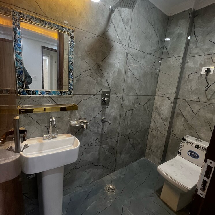 Bathroom, malviya nagar 3 Bedroom 1100 Sq.Ft. Builder Floor In Malviya Nagar Delhi 7951456