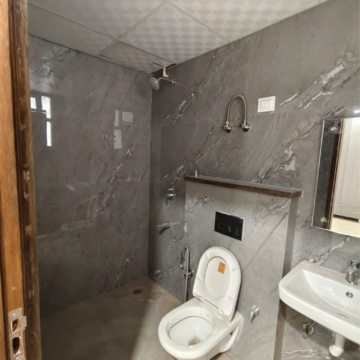 Bathroom in 2 BHK Builder Floor at Sector 23 – for Rent