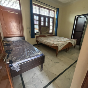 Living Room in 2 BHK Builder Floor at Sector 22 – for Rent
