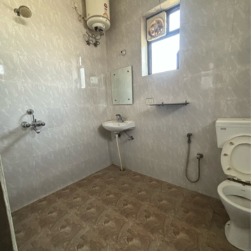 Bathroom in 2 BHK Builder Floor at Sector 22 – for Rent