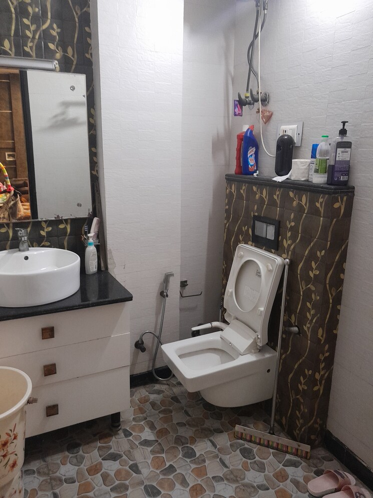 Kitchen, rohini sector 11 4 Bedroom 130 Sq.Mt. Builder Floor In Rohini Sector 11 Delhi 7951512