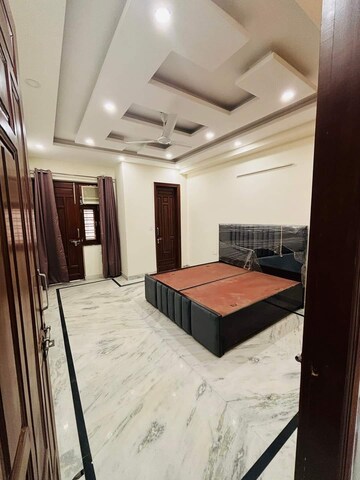 Bedroom in 3 BHK Builder Floor at SS Southend Floors, South City 2 – for Rent