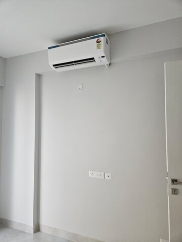 Furnished Amenities in 2 BHK Apartment at Signature Global City, Sector 37d – for Rent