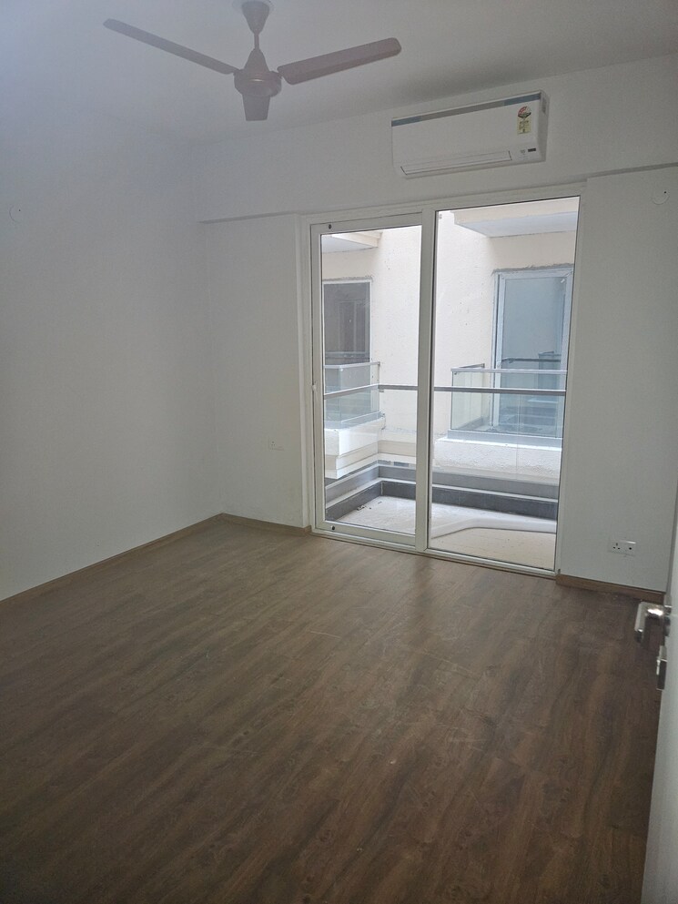 Room, signature-global-city 2 Bedroom 1060 Sq.Ft. Apartment In Sector 37d Gurgaon 7951551