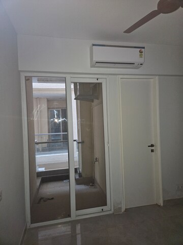 Furnished Amenities in 2 BHK Apartment at Signature Global City, Sector 37d – for Rent
