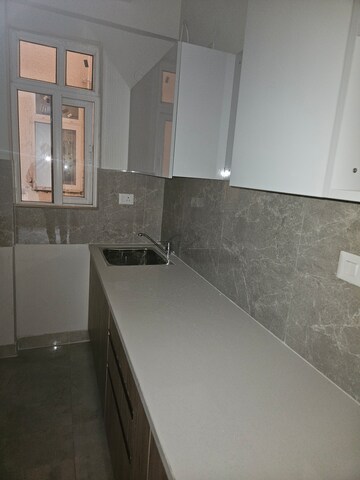 Furnished Amenities in 2 BHK Apartment at Signature Global City, Sector 37d – for Rent