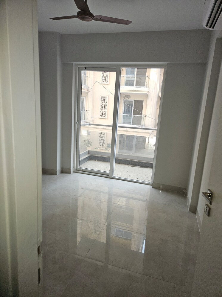  Parking, signature-global-city 2 Bedroom 1060 Sq.Ft. Apartment In Sector 37d Gurgaon 7951551