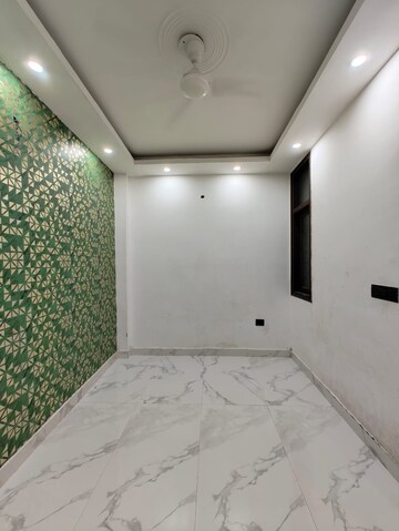 Master Bedroom in 1 BHK Builder Floor at Govindpuri – for Sale