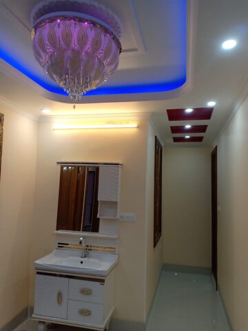 Building Lobby in 3 BHK Builder Floor at Sector 37 – for Rent