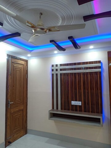 Bedroom in 3 BHK Builder Floor at Sector 37 – for Rent