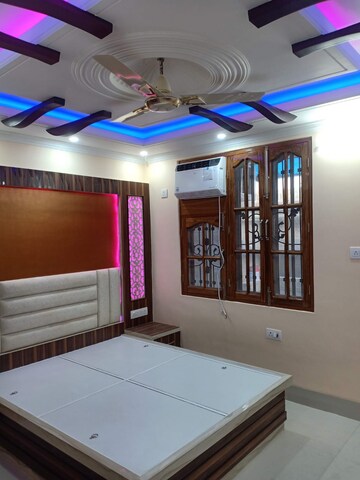 Bedroom in 3 BHK Builder Floor at Sector 37 – for Rent