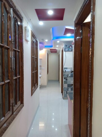 Building Lobby in 3 BHK Builder Floor at Sector 37 – for Rent