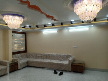 Living Room in 3 BHK Builder Floor at Sector 37 – for Rent