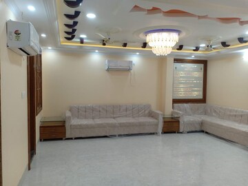 Living Room in 3 BHK Builder Floor at Sector 37 – for Rent