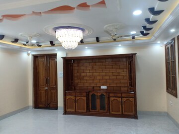 Bedroom in 3 BHK Builder Floor at Sector 37 – for Rent