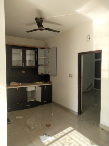 2 BHK Apartment For Rent in Express Zenith, Sector 77