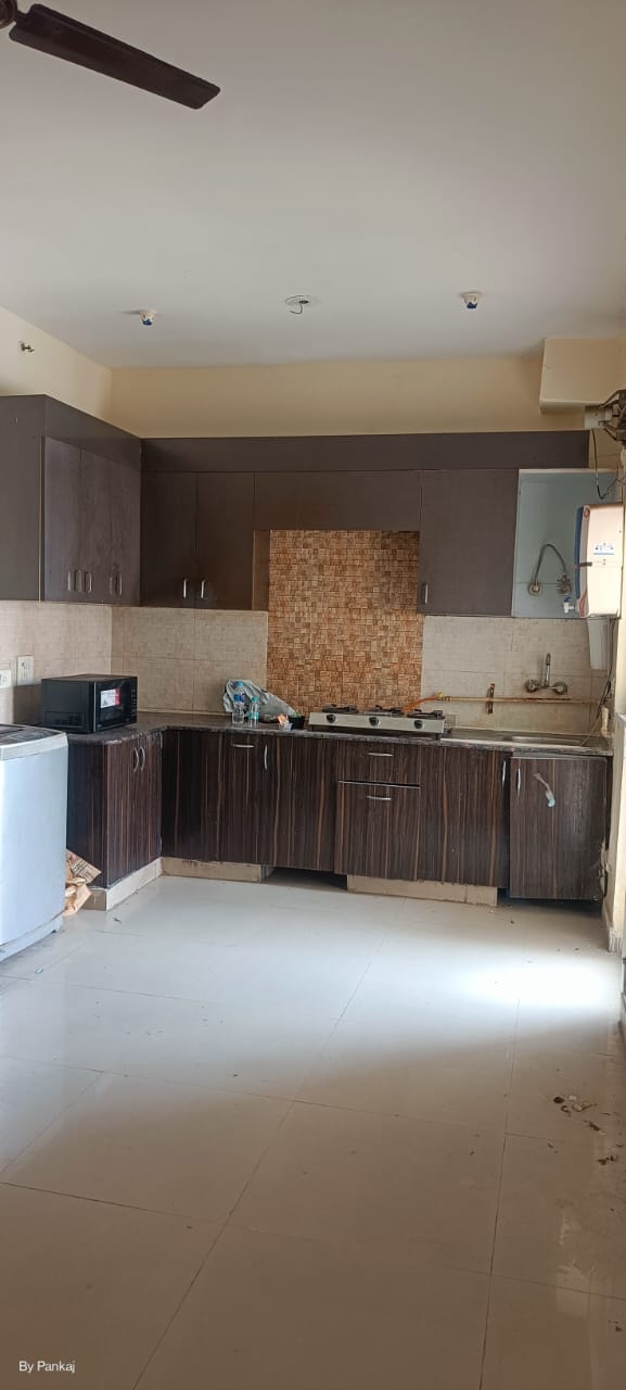 3 BHK + Pooja Room 1575 Sq.Ft. Apartment in Mahagun Maple