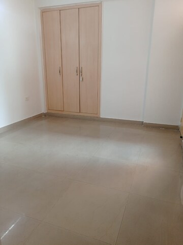 Room in 3 BHK Apartment at Mahagun Maple, Sector 50 – for Sale