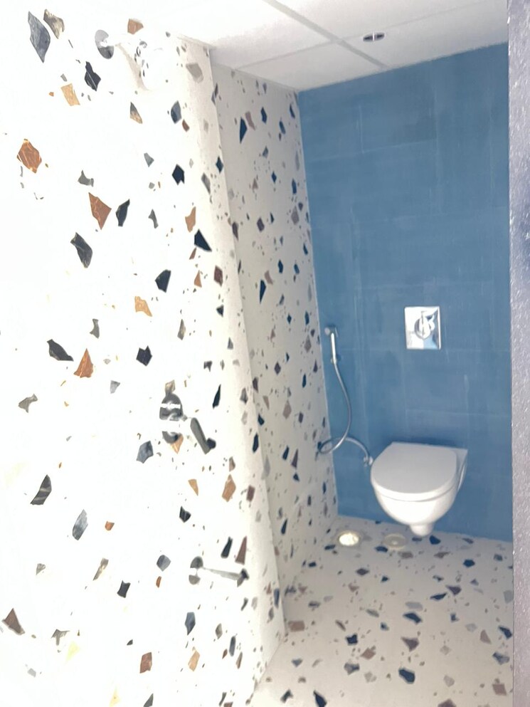 Bathroom, saarrthi-skybizz Studio 216 Sq.Ft. Apartment In Mahalunge Pune 7951668