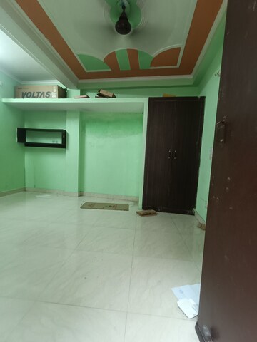 Room in 1.5 BHK Builder Floor at Mayur Vihar Phase 1 Extension – for Rent