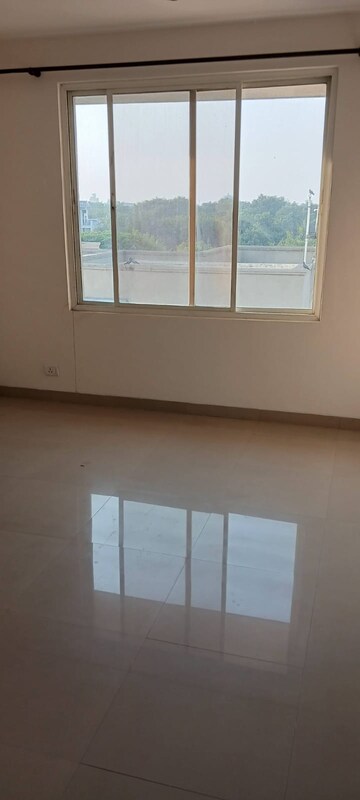 Master Bedroom in 3 BHK Apartment at Eldeco Green Meadows, Pi Greater Noida – for Rent